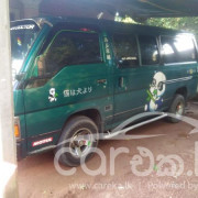 NISSAN CARAVAN 1995
