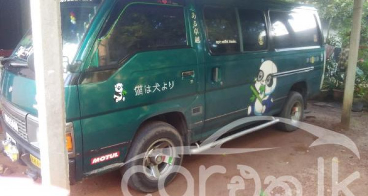 NISSAN CARAVAN 1995