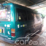 NISSAN CARAVAN 1995