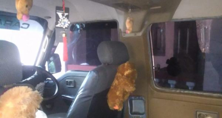 NISSAN CARAVAN 1995