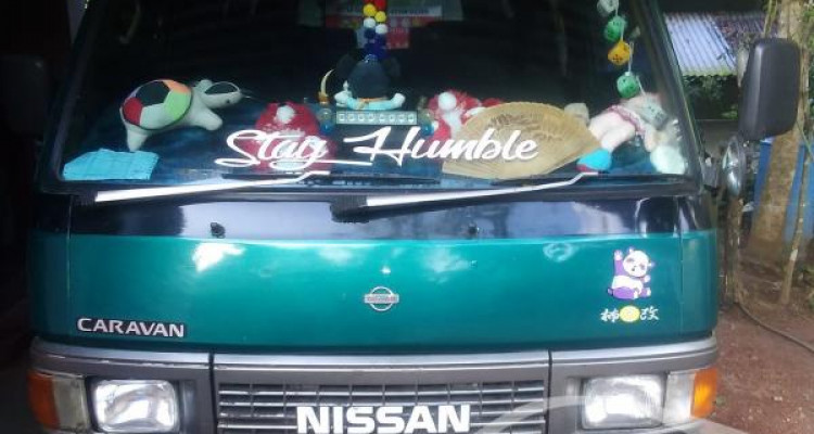 NISSAN CARAVAN 1995