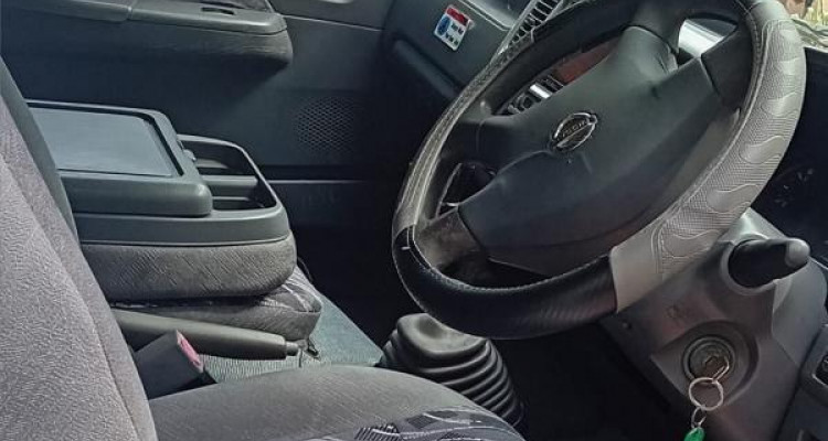 NISSAN CARAVAN 2006