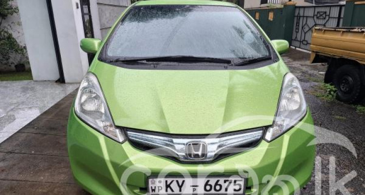 HONDA FIT GP1 2011