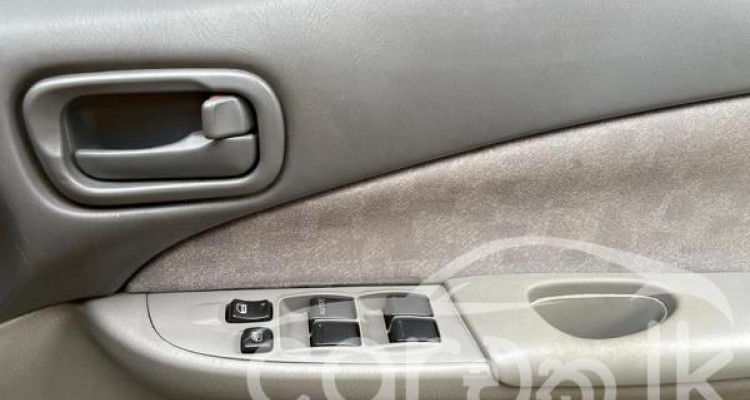 NISSAN SUNNY B15 2001