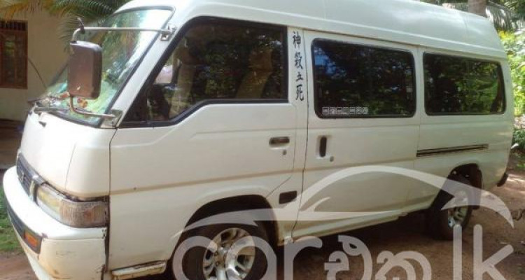NISSAN CARAVAN 1981