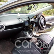 MAZDA DEMIO 2010