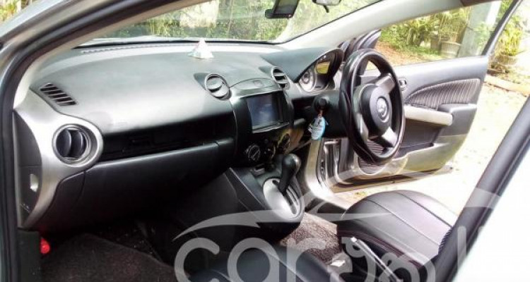 MAZDA DEMIO 2010