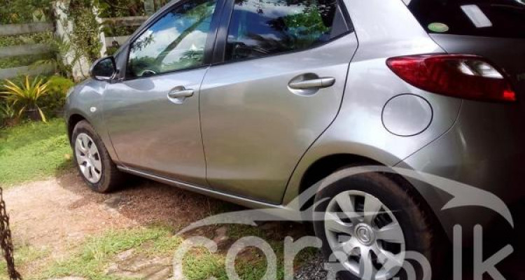 MAZDA DEMIO 2010