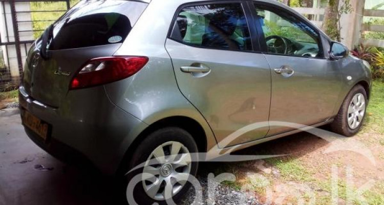 MAZDA DEMIO 2010