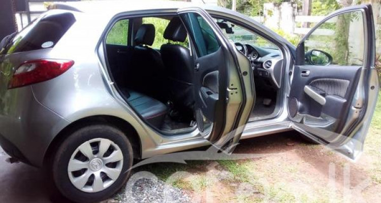 MAZDA DEMIO 2010