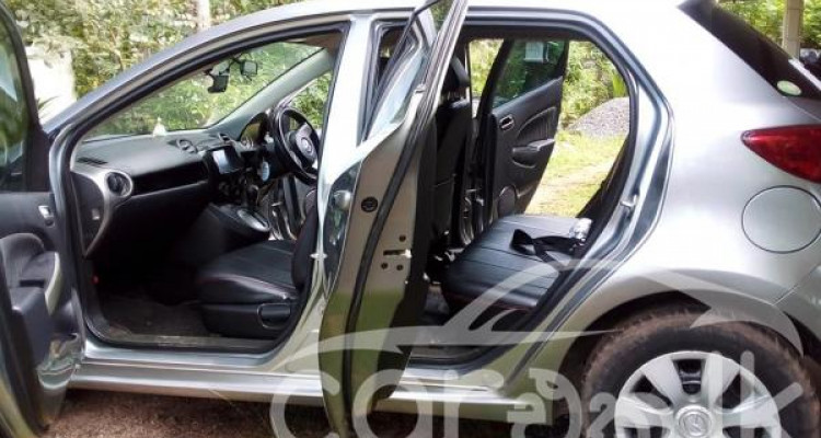 MAZDA DEMIO 2010