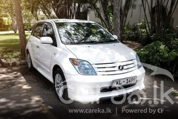 TOYOTA IST 2005