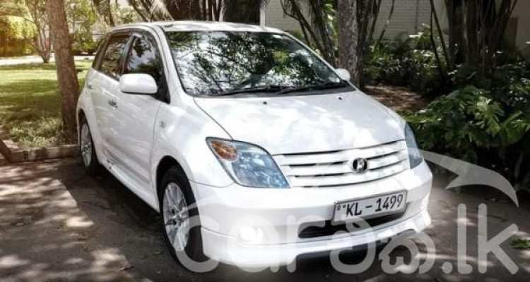 TOYOTA IST 2005