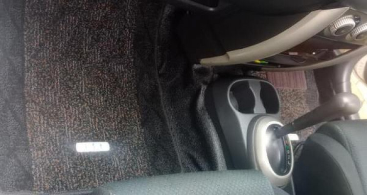 TOYOTA IST 2005