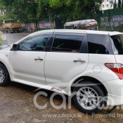 TOYOTA IST 2005