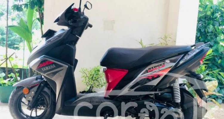 YAMAHA RAY 2019