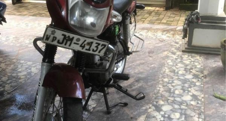 BAJAJ CALIBER 2004