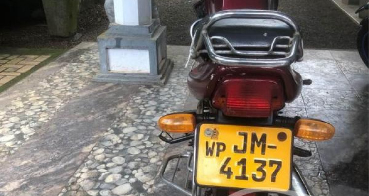 BAJAJ CALIBER 2004