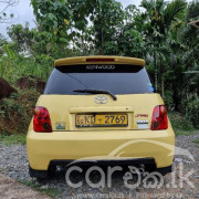 TOYOTA IST 2003
