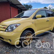 TOYOTA IST 2003