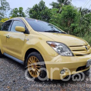 TOYOTA IST 2003