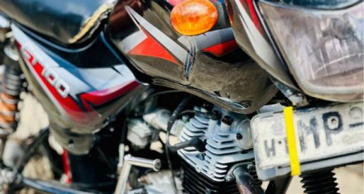 BAJAJ CT100 2005