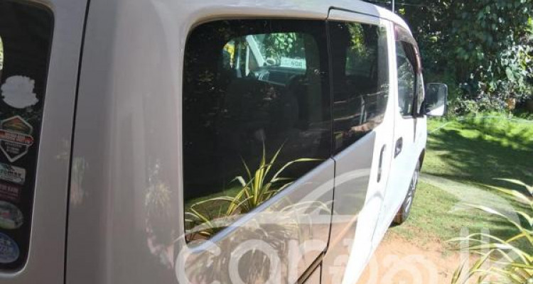 NISSAN NV200 2011