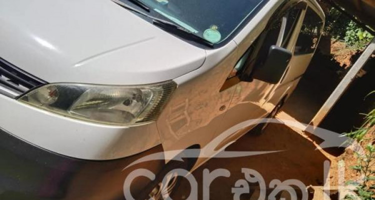 NISSAN NV200 2011