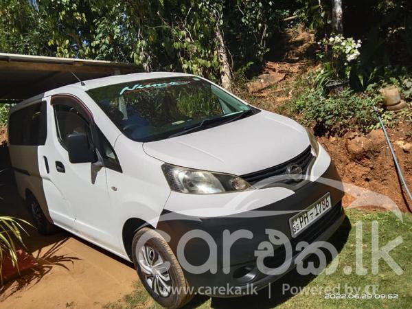 NISSAN NV200 2011