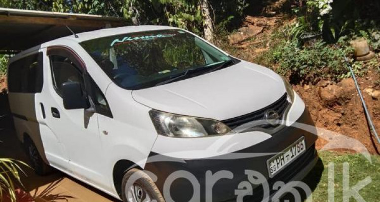 NISSAN NV200 2011