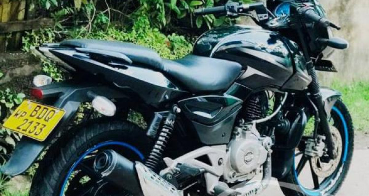 BAJAJ PULSAR 180 2018