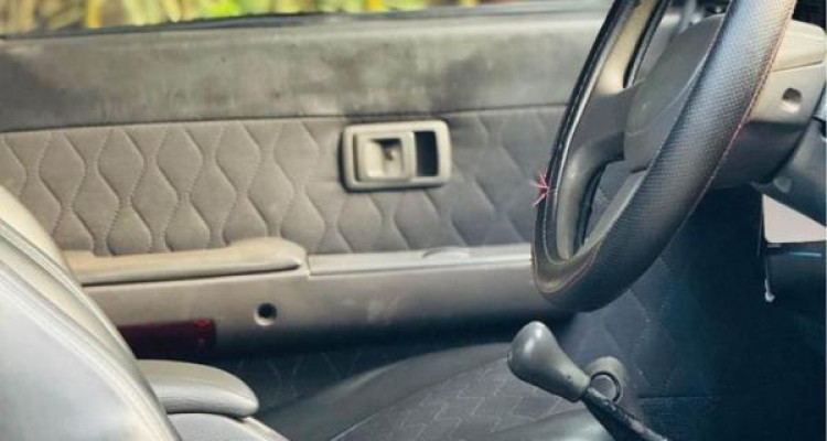 TOYOTA HILUX 1993