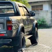 TOYOTA HILUX 1993