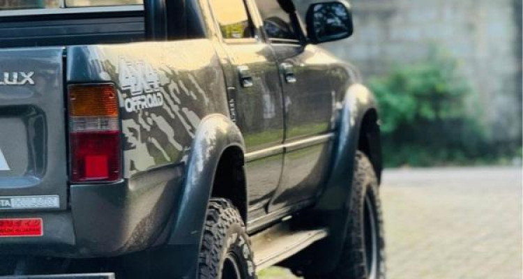 TOYOTA HILUX 1993