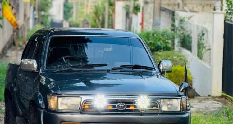 TOYOTA HILUX 1993