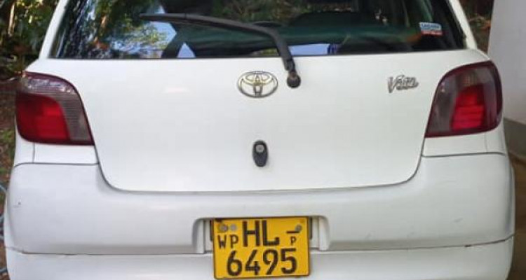 TOYOTA VITZ 2000