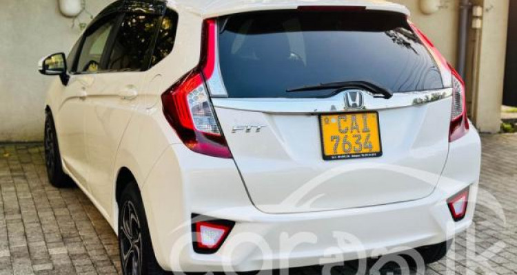 HONDA FIT GP5 2015