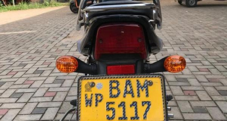 BAJAJ CT100 2013