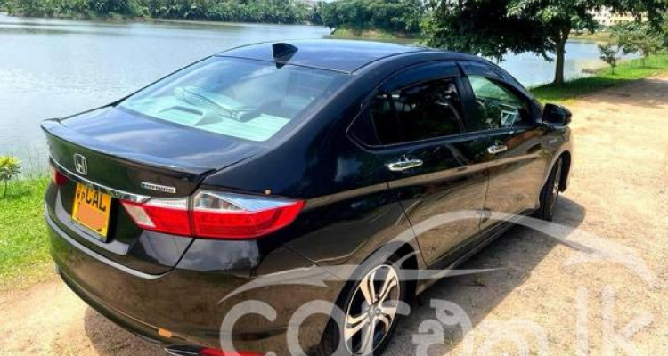 HONDA GRACE 2015