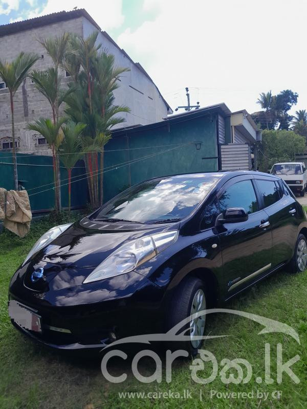 NISSAN LEAF 2013