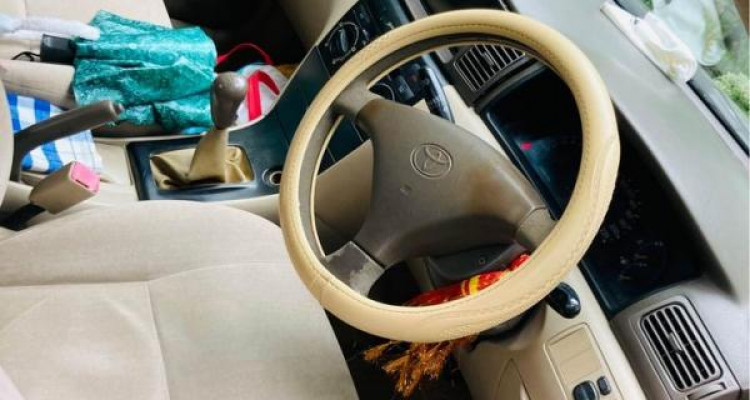 TOYOTA COROLLA 121 2004