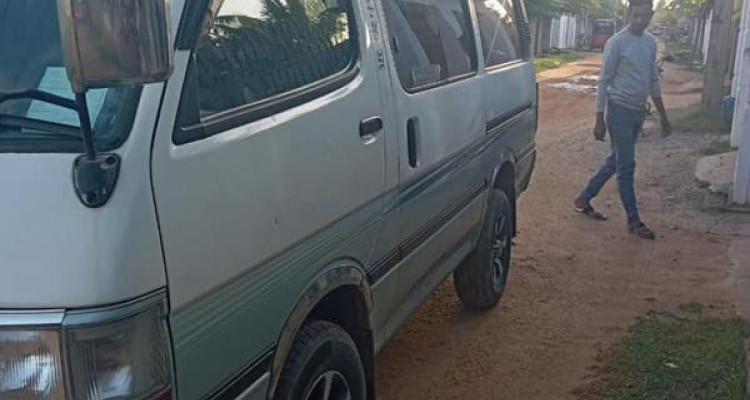 TOYOTA HIACE 1990