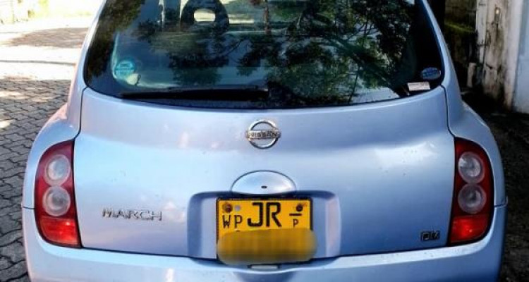 NISSAN MARCH AK12 2002