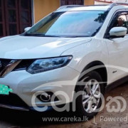 NISSAN X TRAIL 2015