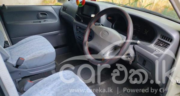 TOYOTA NOAH CR42 1999