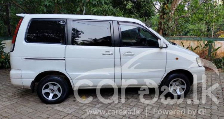 TOYOTA NOAH CR42 1999