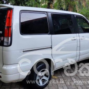 TOYOTA NOAH CR42 1999