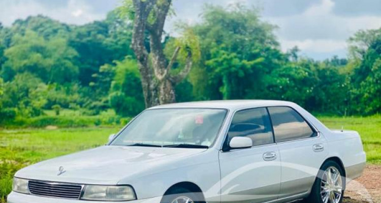 NISSAN LAUREL 1995
