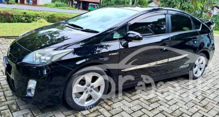 TOYOTA PRIUS 2011