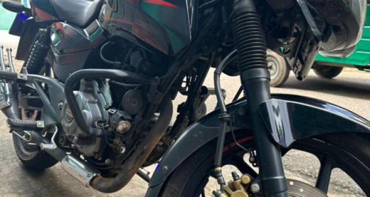 BAJAJ PULSAR 180 2017